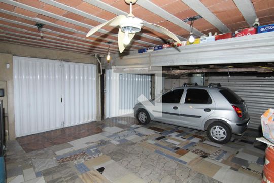 Garagem de casa à venda com 3 quartos, 277m² em Olaria, Rio de Janeiro