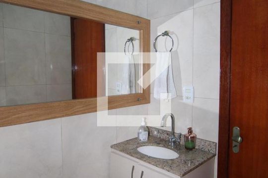 Lavabo de casa à venda com 3 quartos, 277m² em Olaria, Rio de Janeiro