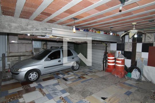 Garagem de casa à venda com 3 quartos, 277m² em Olaria, Rio de Janeiro