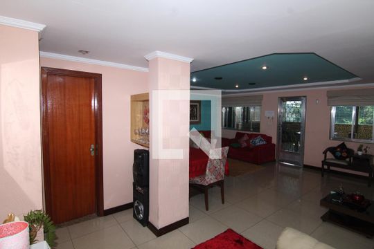 Sala de casa à venda com 3 quartos, 277m² em Olaria, Rio de Janeiro