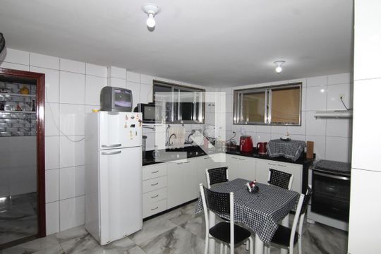 Cozinha de casa à venda com 3 quartos, 277m² em Olaria, Rio de Janeiro