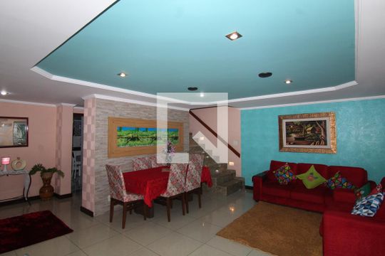 Sala de casa à venda com 3 quartos, 277m² em Olaria, Rio de Janeiro