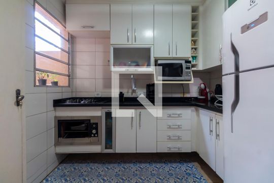 Cozinha de casa de condomínio à venda com 2 quartos, 75m² em Itaquera, São Paulo