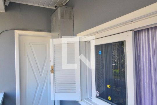 Sacada de casa para alugar com 5 quartos, 340m² em Nossa Senhora das Gracas, Canoas