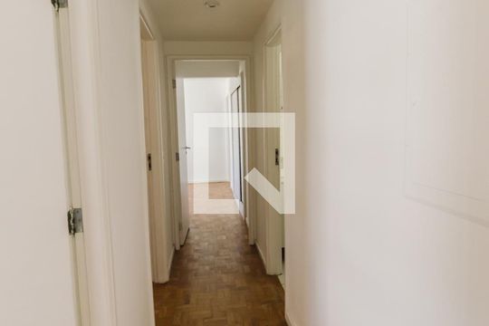 Corredor de apartamento à venda com 3 quartos, 100m² em Perdizes, São Paulo
