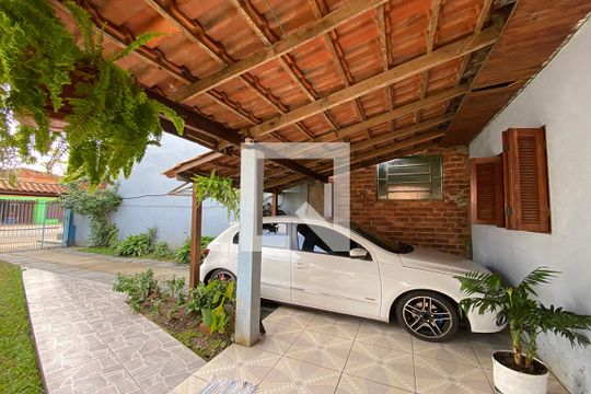 Garagem de casa à venda com 3 quartos, 120m² em Canudos, Novo Hamburgo