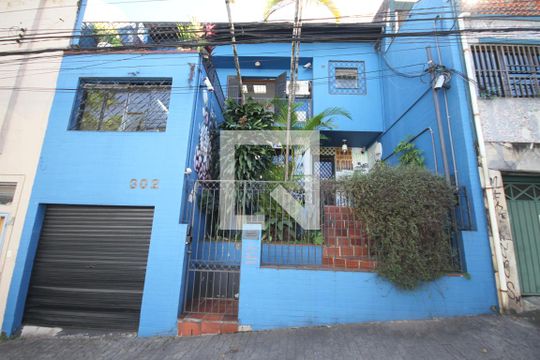 Fachada de casa à venda com 4 quartos, 220m² em Vila Mariana, São Paulo