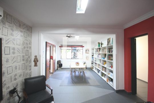 Sala de casa à venda com 4 quartos, 220m² em Vila Mariana, São Paulo