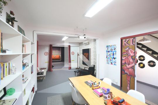 Sala de casa à venda com 4 quartos, 220m² em Vila Mariana, São Paulo