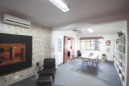 Sala de casa à venda com 4 quartos, 220m² em Vila Mariana, São Paulo