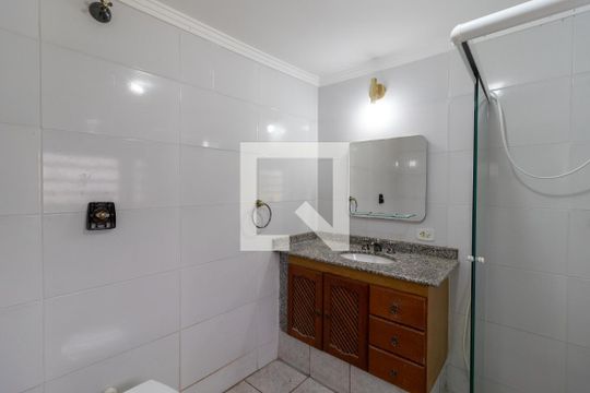 Banheiro da Suíte de casa à venda com 2 quartos, 140m² em Água Fria, São Paulo
