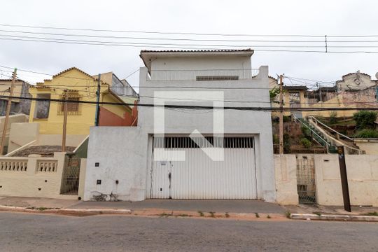 Fachada de casa à venda com 2 quartos, 140m² em Água Fria, São Paulo