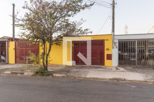 Fachada de casa à venda com 6 quartos, 193m² em Jardim Garcia, Campinas