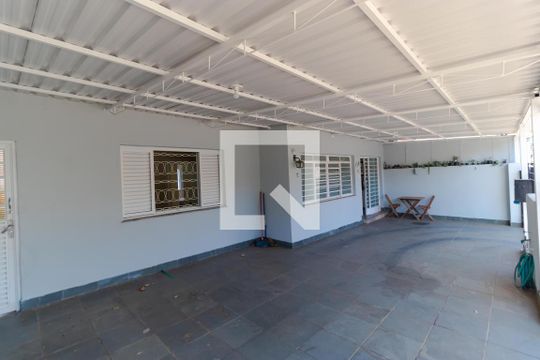 Garagem de casa para alugar com 3 quartos, 130m² em Jardim Nossa Senhora Auxiliadora, Campinas
