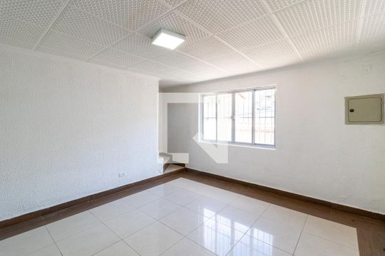 Casa à venda com 3 quartos, 263m² em Jardim Picolo, São Paulo