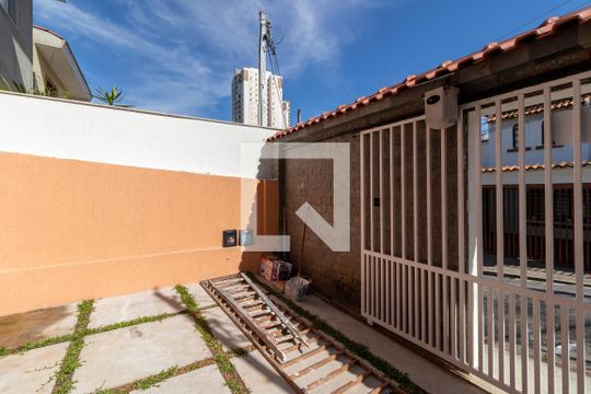 Garagem de casa à venda com 3 quartos, 263m² em Jardim Picolo, São Paulo