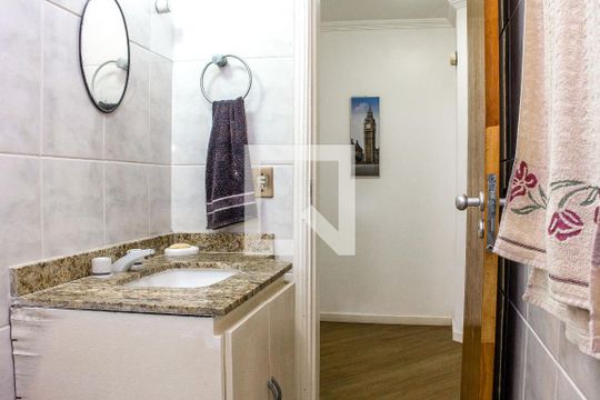 Banheiro Social de apartamento para alugar com 2 quartos, 95m² em Jardim Las Palmas, Guarujá