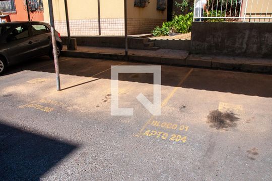 Garagem de apartamento para alugar com 2 quartos, 74m² em Ressaca, Contagem