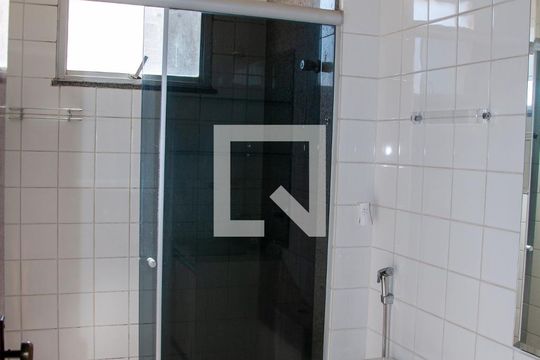 Banheiro de apartamento para alugar com 2 quartos, 74m² em Ressaca, Contagem