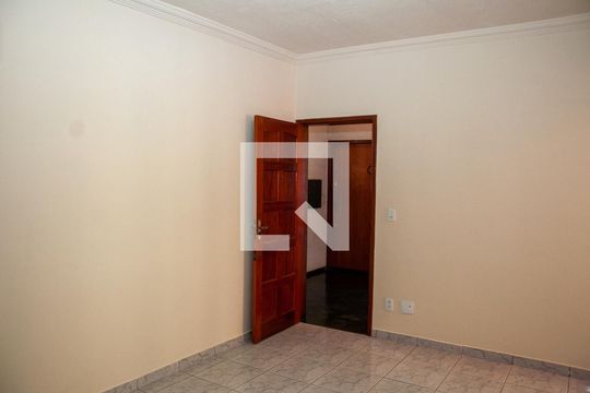 Sala de apartamento para alugar com 2 quartos, 74m² em Ressaca, Contagem