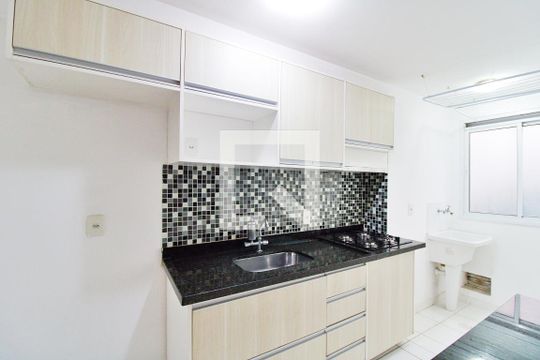 Cozinha de apartamento para alugar com 2 quartos, 45m² em Jardim Elizabete, Taboão da Serra
