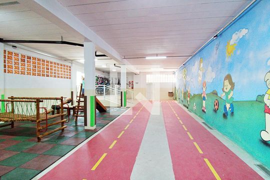 Área Comum - Playground de apartamento para alugar com 2 quartos, 45m² em Jardim Elizabete, Taboão da Serra