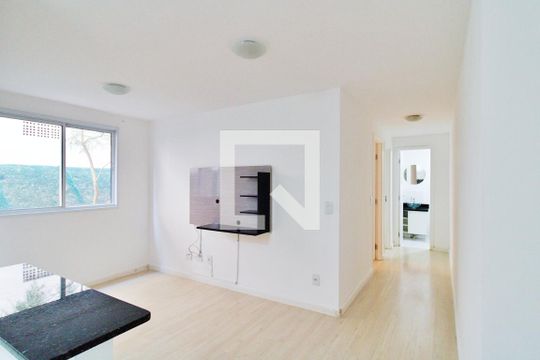 Apartamento para alugar com 2 quartos, 45m² em Jardim Elizabete, Taboão da Serra