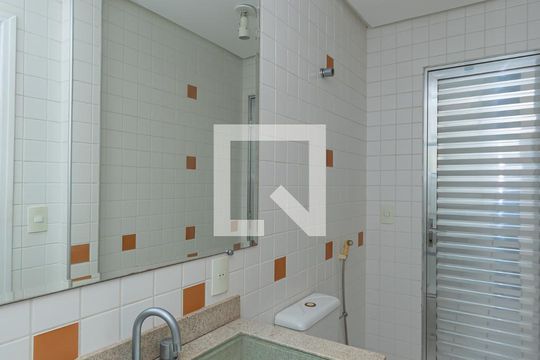 Banheiro da Suíte 2 de apartamento para alugar com 4 quartos, 184m² em Chácara Primavera, Campinas