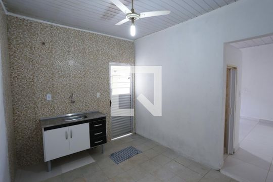 Cozinha de casa para alugar com 1 quarto, 30m² em Jardim Nordeste, São Paulo