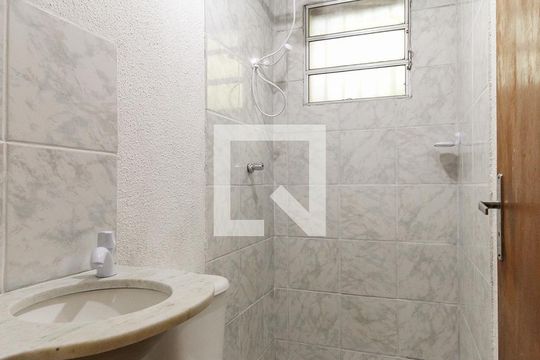 Banheiro de apartamento para alugar com 2 quartos, 73m² em Itaquera, São Paulo