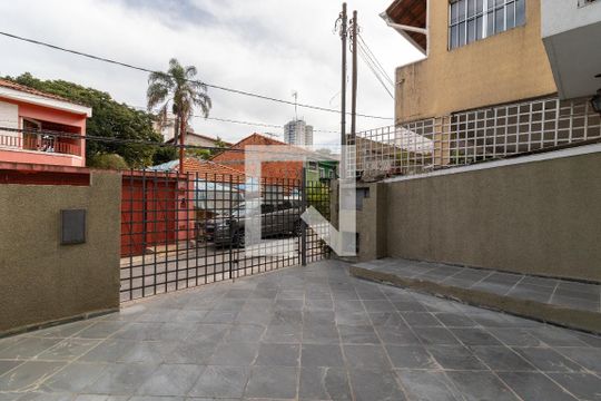 Garagem de casa para alugar com 2 quartos, 65m² em Vila Pauliceia, São Paulo