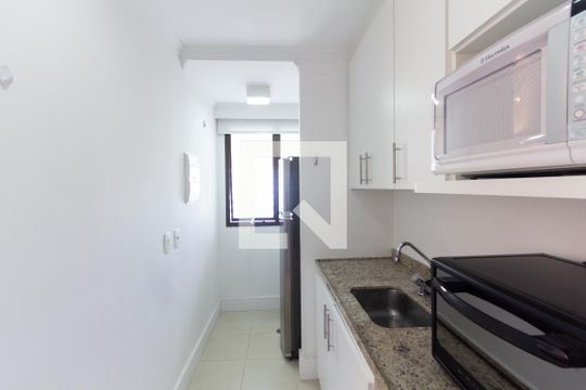Cozinha de apartamento para alugar com 2 quartos, 55m² em Vila Olímpia, São Paulo