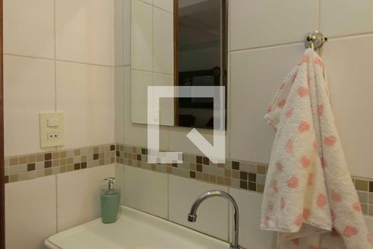 Garagem de casa para alugar com 3 quartos, 150m² em Vila Palmeiras, São Paulo