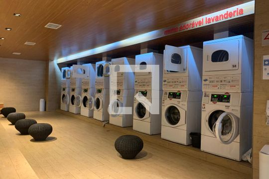 Área comum - Lavanderia de apartamento para alugar com 1 quarto, 50m² em Bela Vista, São Paulo