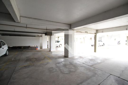 Garagem de apartamento à venda com 2 quartos, 62m² em Cavalhada, Porto Alegre