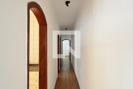Corredor de casa à venda com 3 quartos, 120m² em Vila Gumercindo, São Paulo