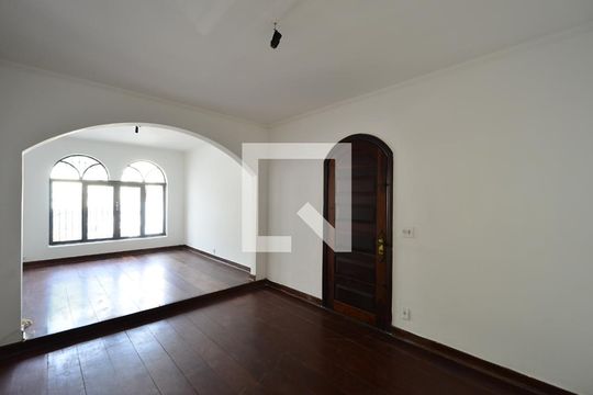 Casa à venda com 3 quartos, 120m² em Vila Gumercindo, São Paulo