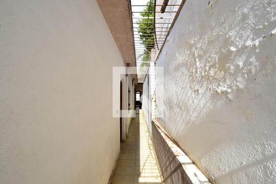 Corredor Externo de casa à venda com 3 quartos, 120m² em Vila Gumercindo, São Paulo