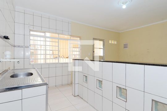 Cozinha de casa para alugar com 1 quarto, 60m² em Morros, Guarulhos