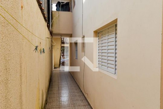 Corredor de Entrada de casa para alugar com 1 quarto, 60m² em Morros, Guarulhos