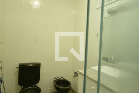 Banheiro Social de apartamento à venda com 3 quartos, 83m² em Laranjeiras, Rio de Janeiro