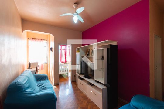 Apartamento à venda com 2 quartos, 56m² em Benfica, Rio de Janeiro