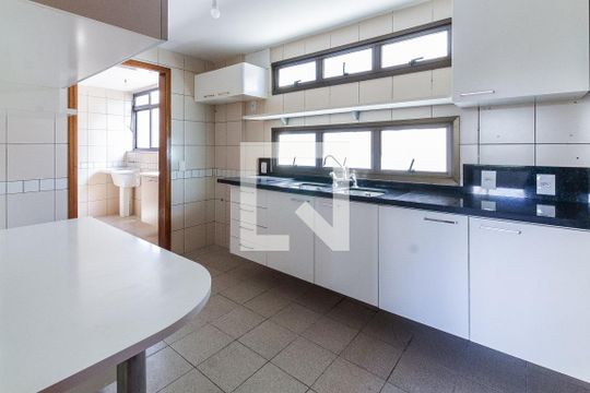 Cozinha de apartamento para alugar com 3 quartos, 245m² em Mont’serrat, Porto Alegre