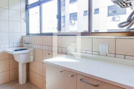 Área de serviço de apartamento para alugar com 3 quartos, 245m² em Mont’serrat, Porto Alegre