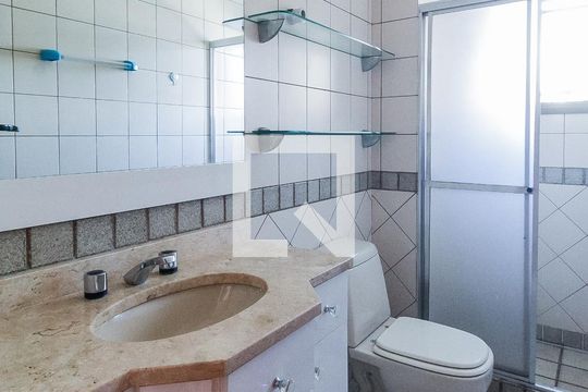 Banheiro de apartamento para alugar com 3 quartos, 245m² em Mont’serrat, Porto Alegre