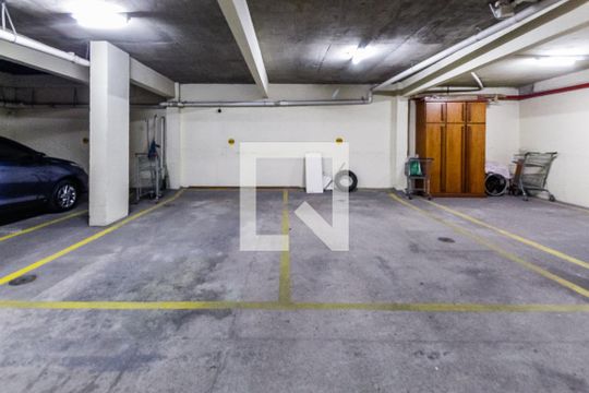Garagem de apartamento para alugar com 3 quartos, 245m² em Mont’serrat, Porto Alegre