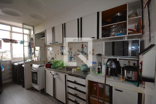 Cozinha de apartamento à venda com 2 quartos, 64m² em Braz de Pina, Rio de Janeiro