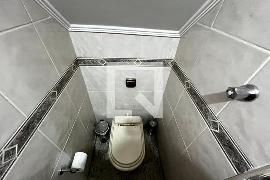 Lavabo de casa à venda com 3 quartos, 250m² em Vila Paiva, São Paulo