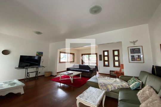 Casa à venda com 6 quartos, 600m² em Hamburgo Velho, Novo Hamburgo
