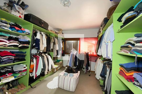 Closet de casa à venda com 6 quartos, 600m² em Hamburgo Velho, Novo Hamburgo